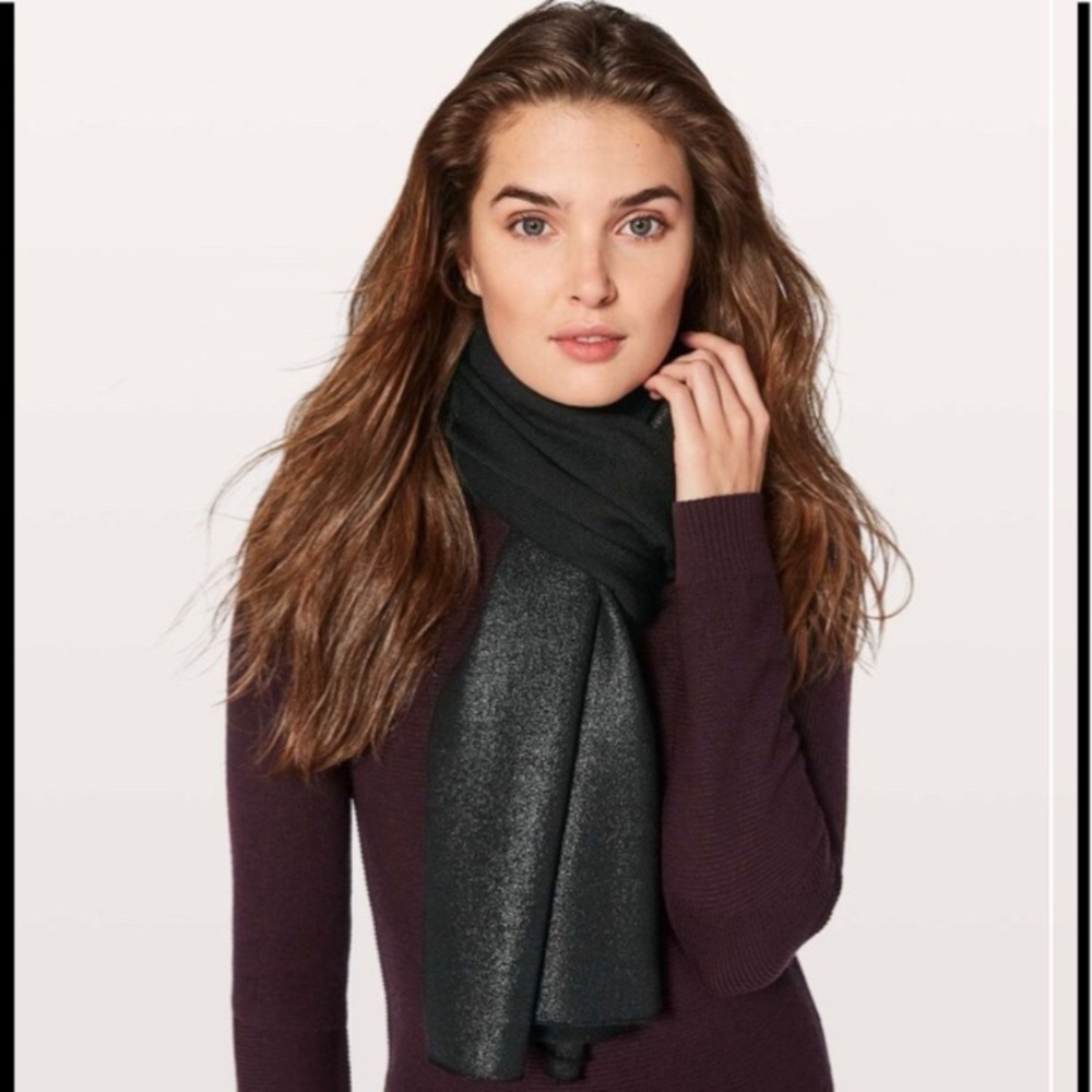Lululemon All That Shimmers Scarf